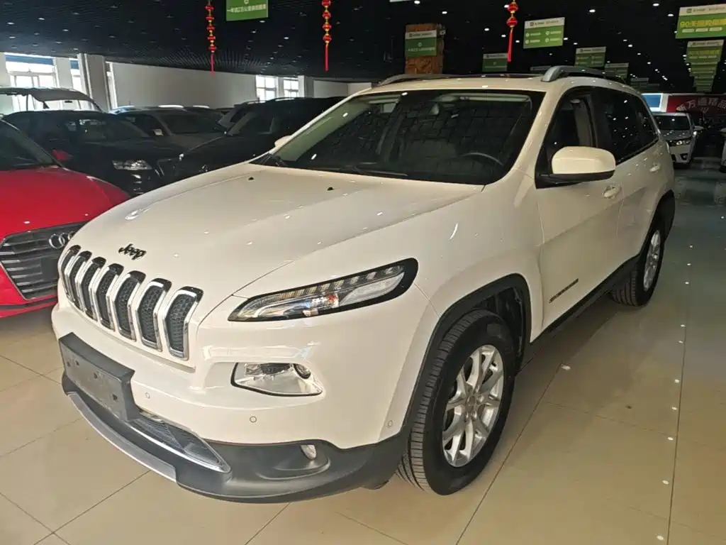 Jeep Cherokee 2016 — пригон из Китая