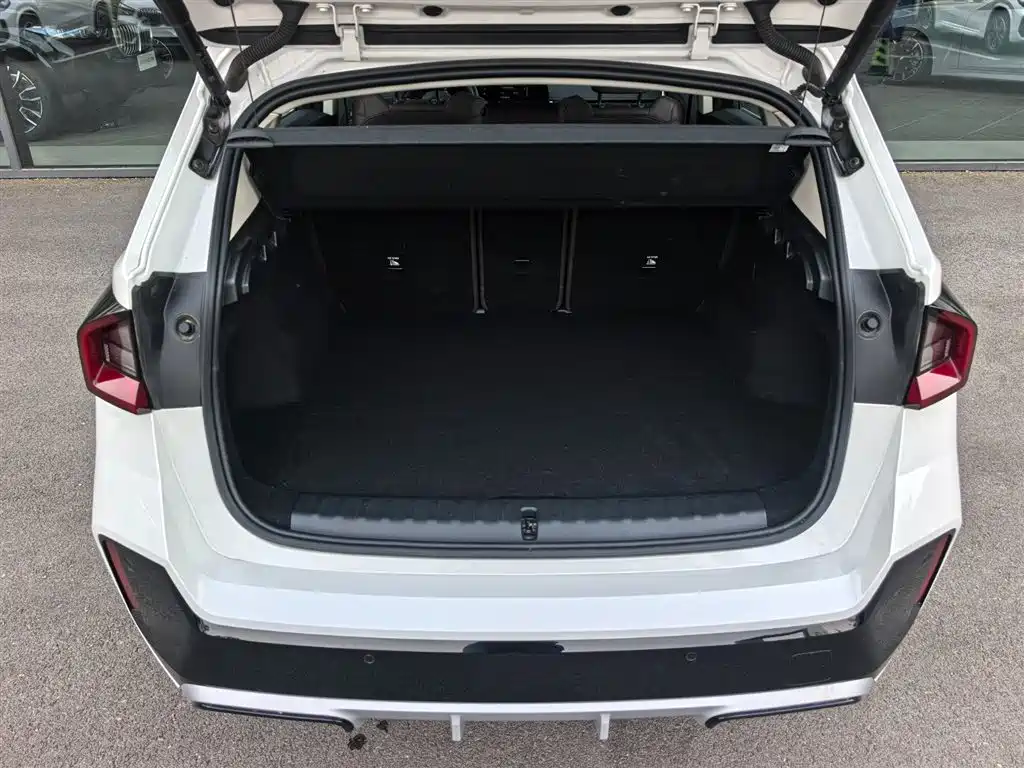 BMW iX1 2025 2025 eDrive25L M Sport Package