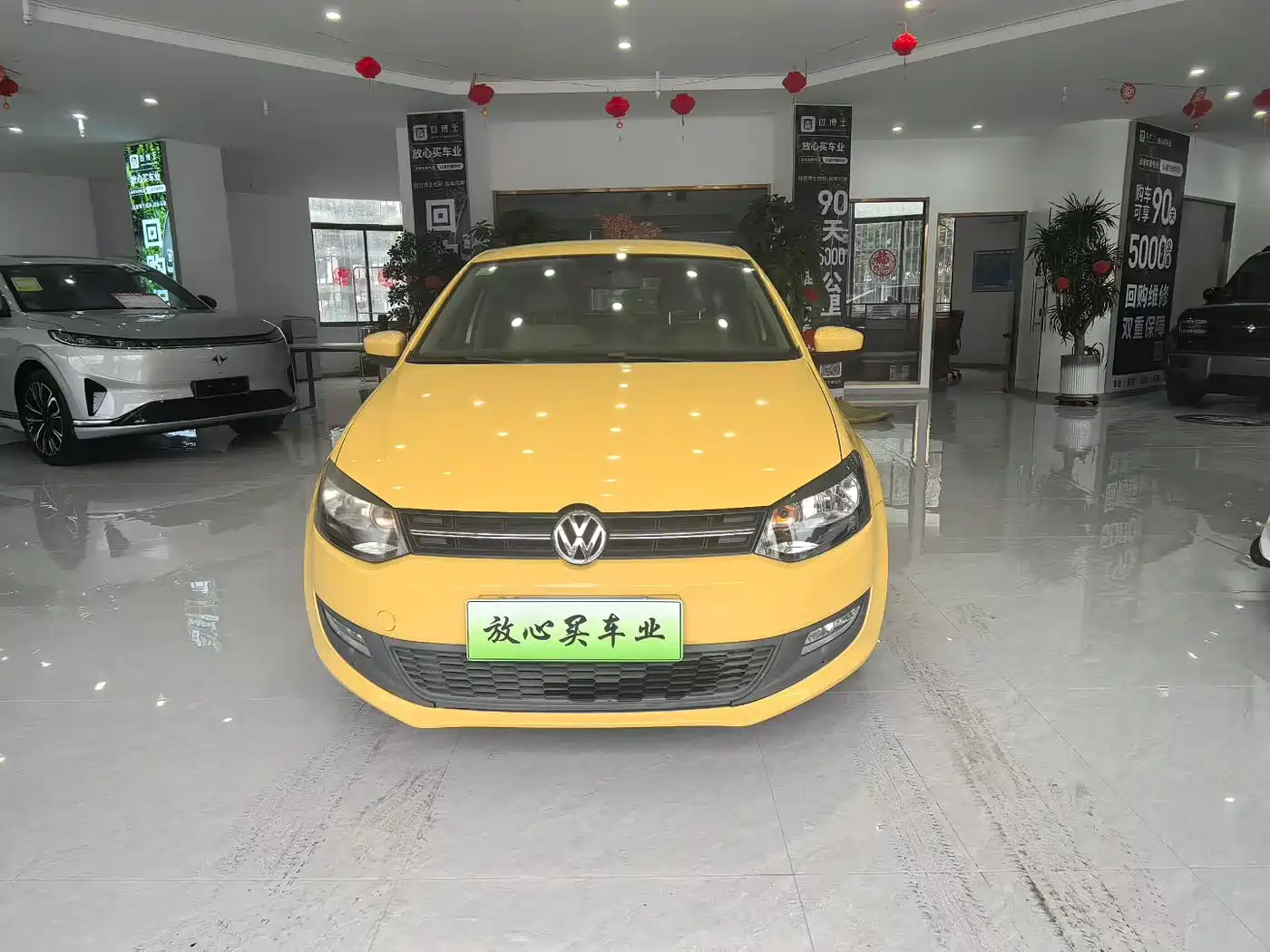 Volkswagen Polo 2011 1.6L Automatic Style Edition фото 2