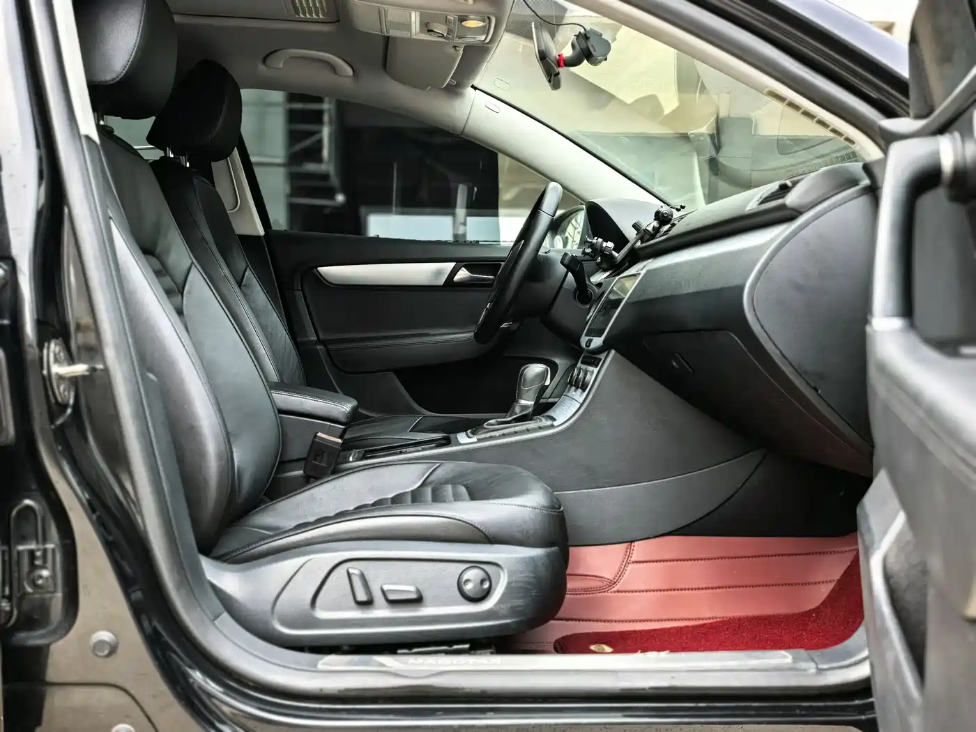 Volkswagen Magotan 2016 1.8TSI 25th Anniversary Edition фото 15