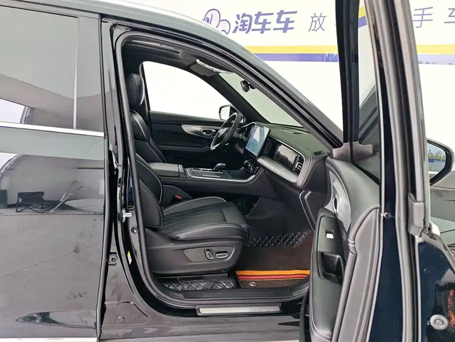 GAC Trumpchi Trumpchi GS8 2025 Pilot Series 2.0TGDI 2WD Luxury Edition 5-seater фото 8
