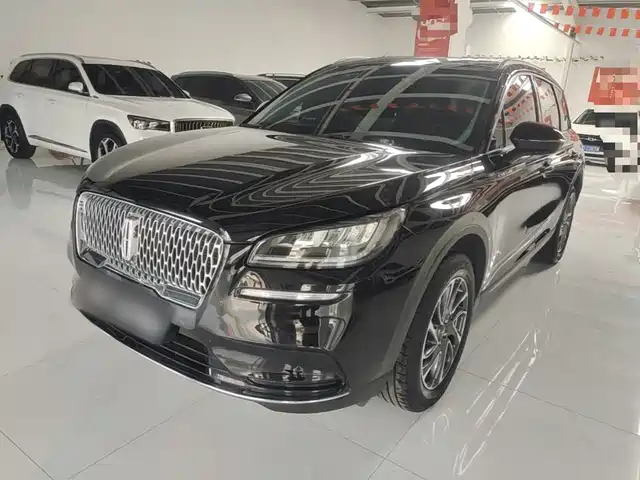 Lincoln Adventurer 2022