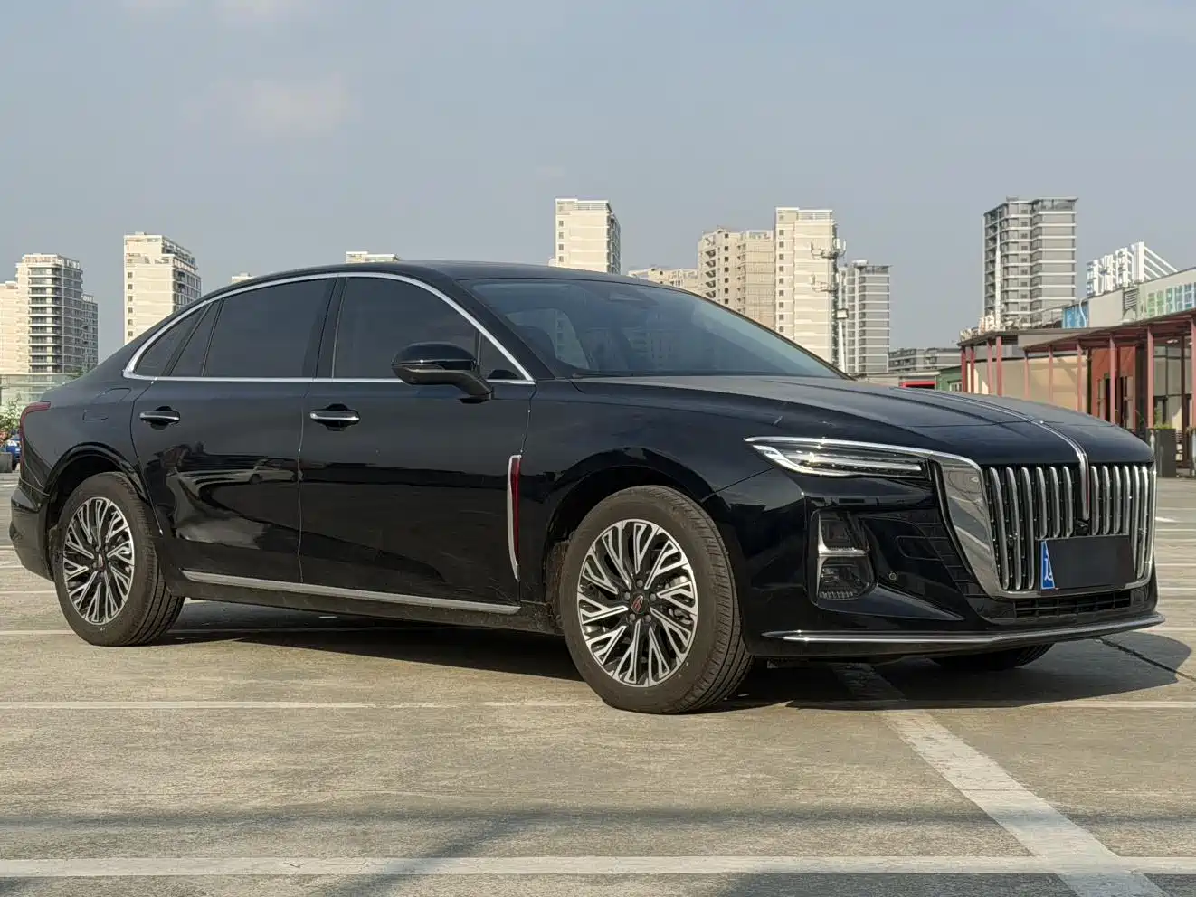 Hongqi H5 2024 1.5T DCT Smart Connect Flag Rhythm Edition фото 3