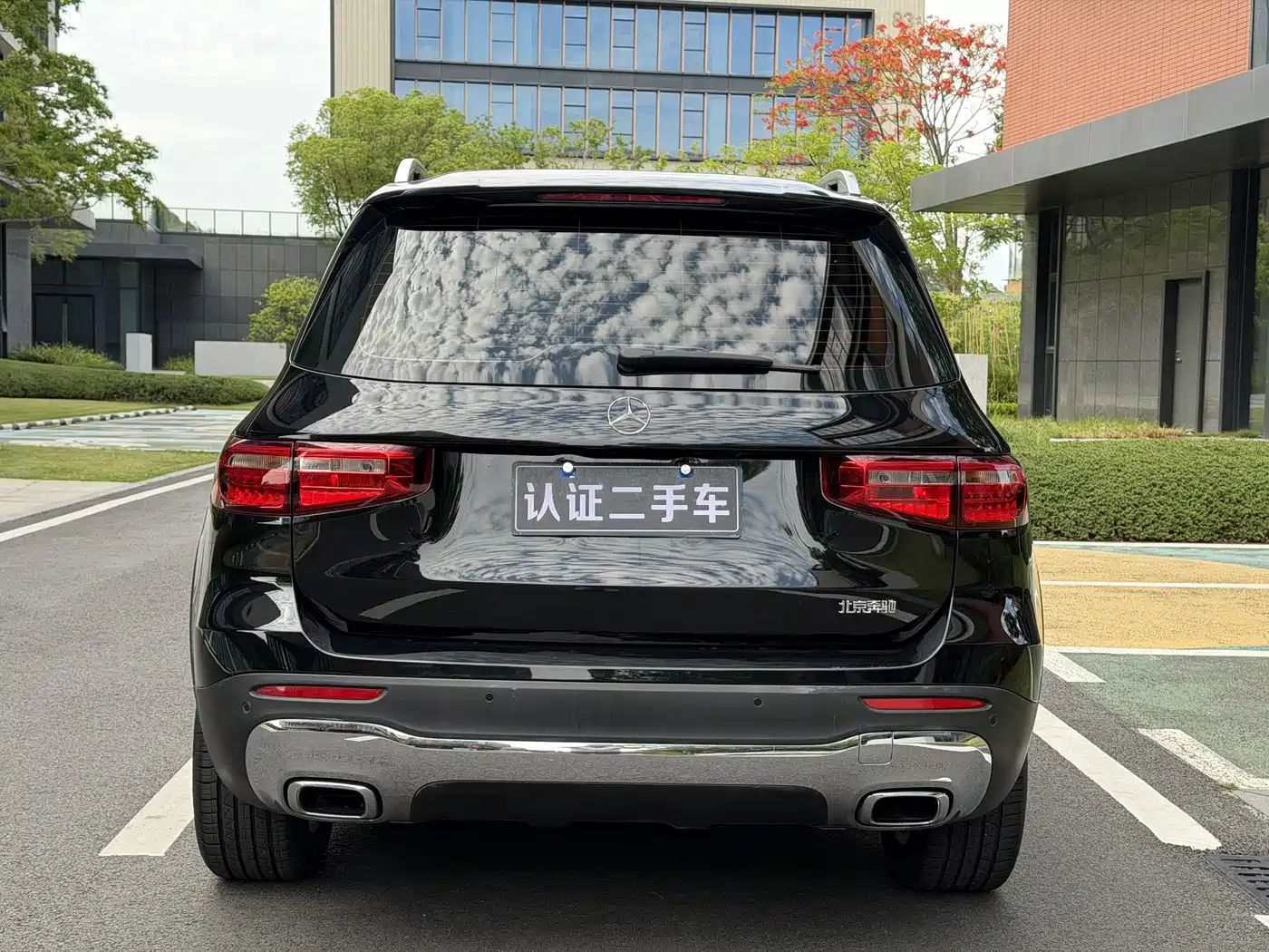 MERCEDES-BENZ GLB