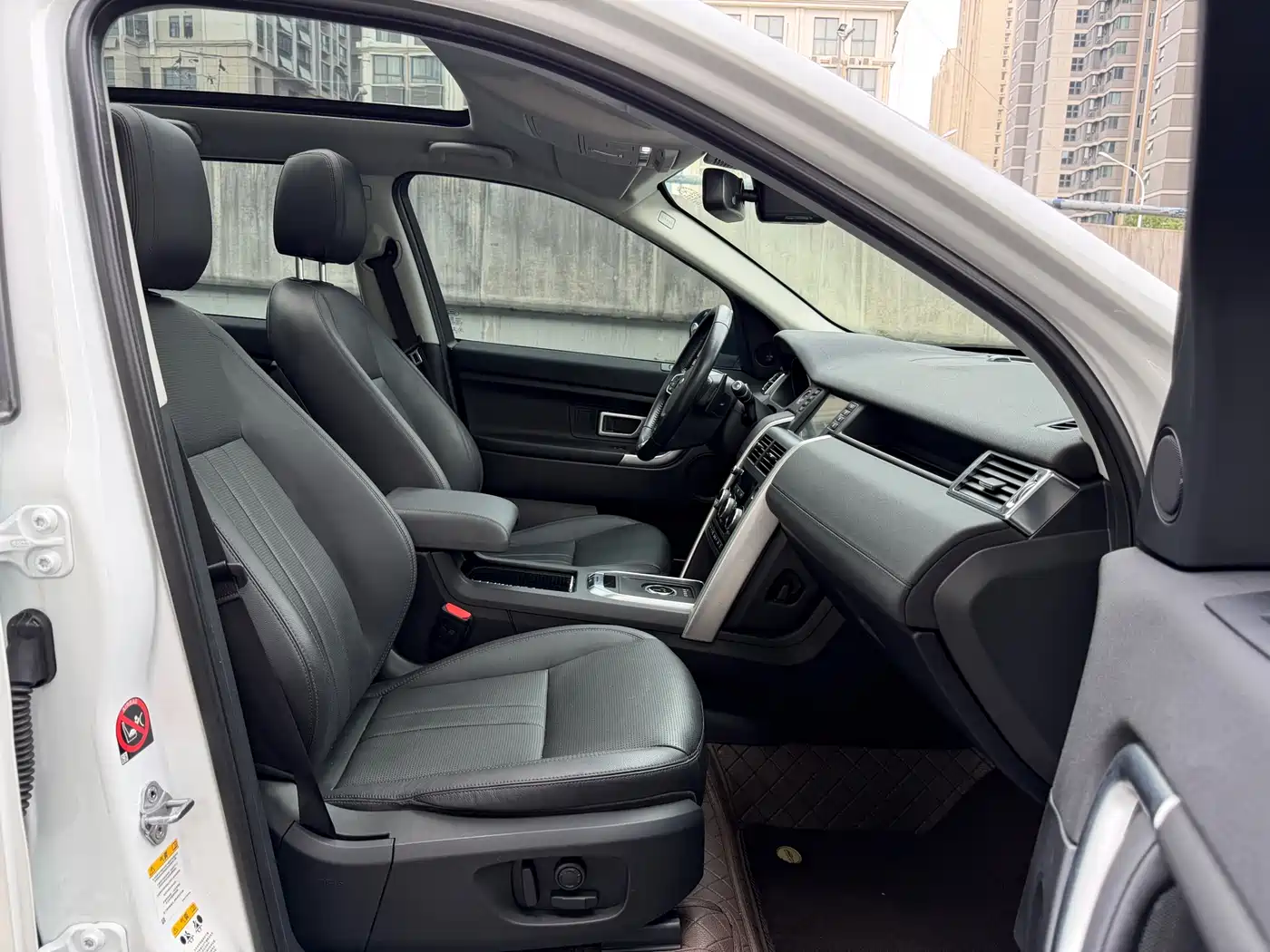 Land Rover Discovery Sport 2019 240PS SE Edition China V фото 14