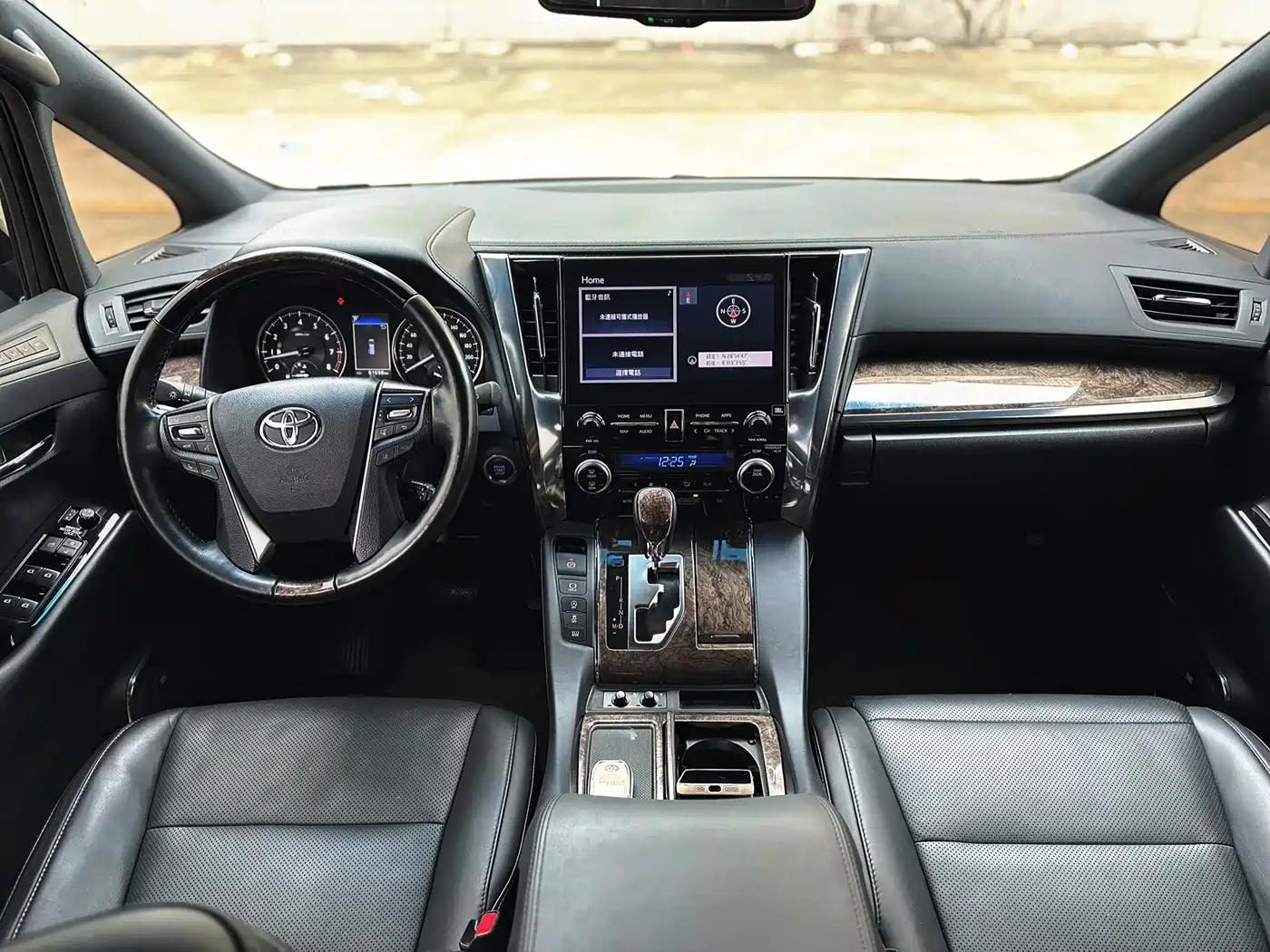 Toyota Alphard 2018 Facelift 3.5L Premium Edition фото 5