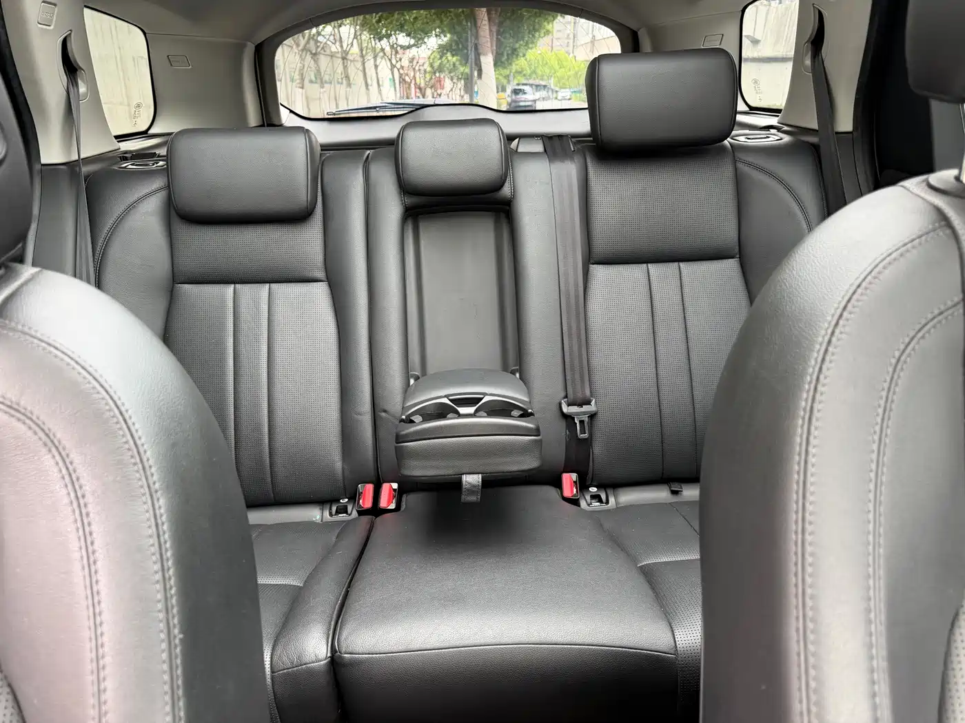 Land Rover Discovery Sport 2019 240PS SE Edition China V фото 16