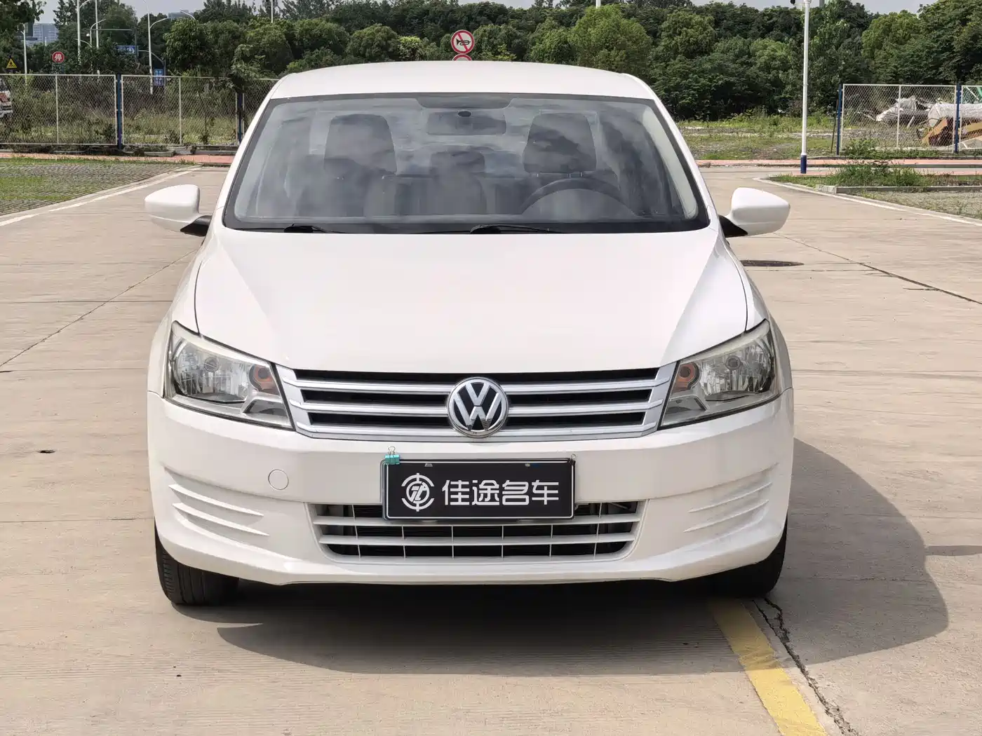 Volkswagen Santana 2013 1.6L Automatic Trend Edition фото 2