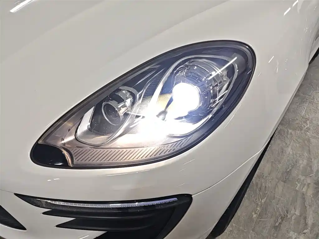 Porsche Macan 2017 Macan 2.0T фото 24