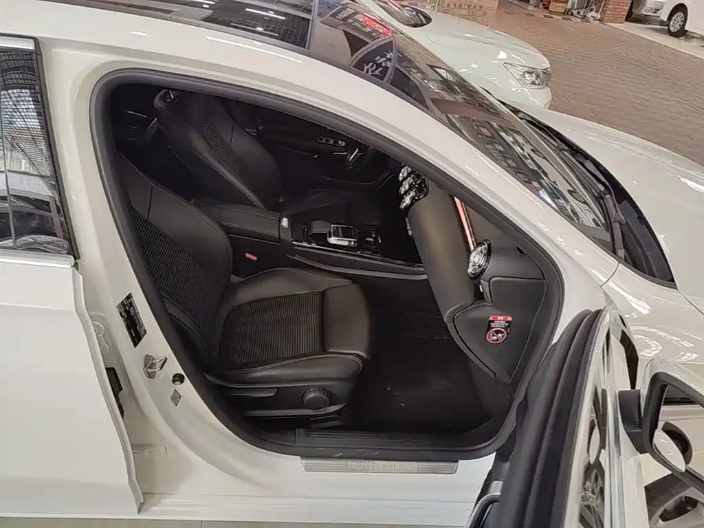 Mercedes-Benz A-Class (Import) 2019 A 200 Dynamic Version фото 25