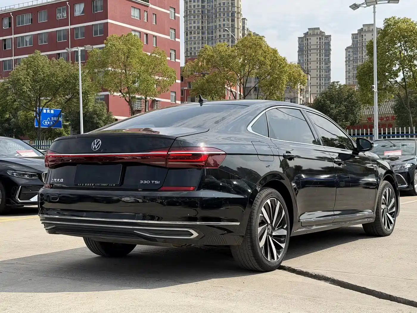 Volkswagen Passat 2022 330TSI Starlight Elite Edition фото 6
