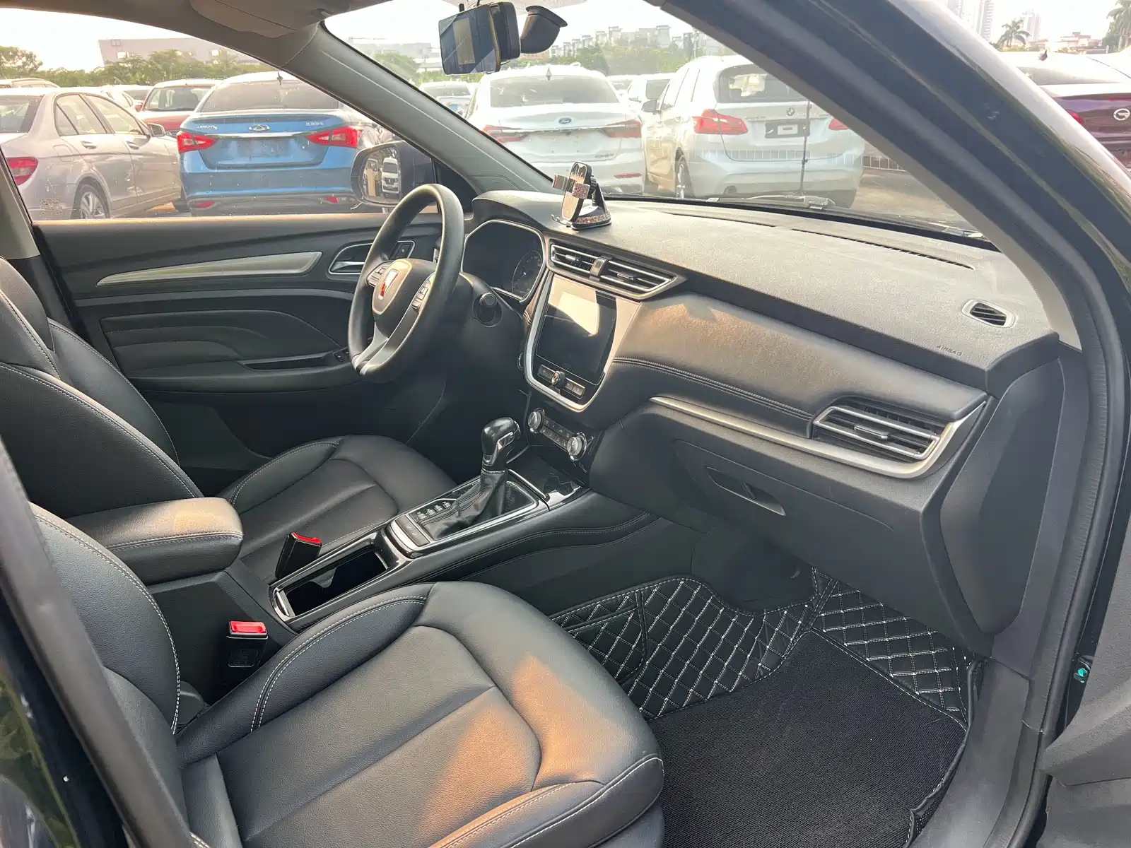 Фото 8 - Roewe RX3