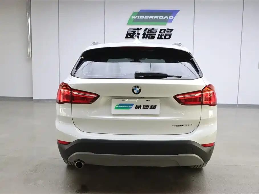 BMW X1 2019 sDrive18Li Fashion Model фото 6