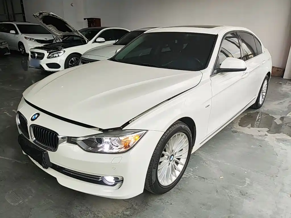 Photo 2 - BMW 3 Series