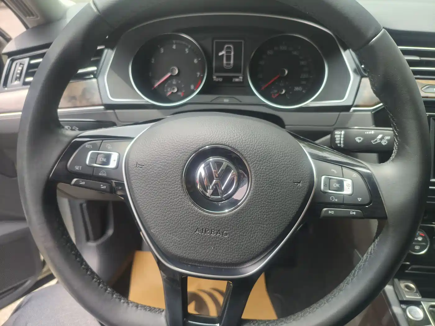 Volkswagen Magotan 2018 Facelift 330TSI DSG Luxury фото 9