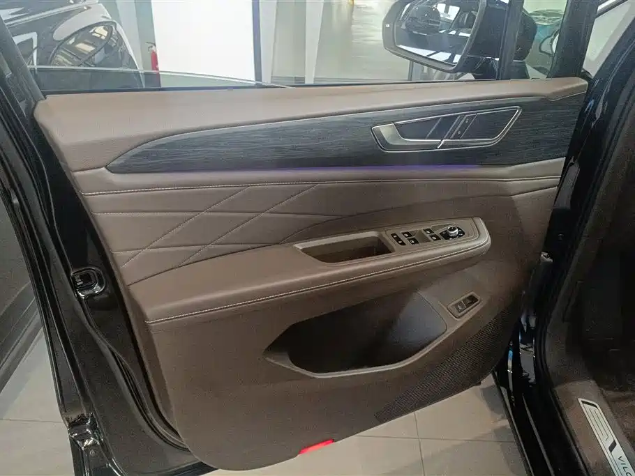 Volkswagen Viloran 2024 380TSI Executive Edition фото 7