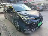 Фото 4 - Toyota Granvia