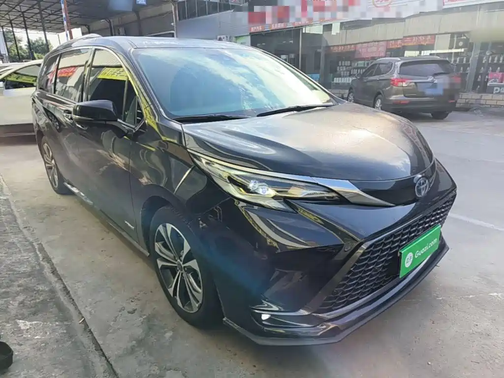 Фото 4 - Toyota Granvia