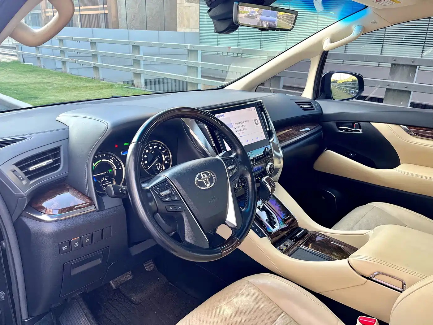 Toyota Alphard 2020 Hybrid 2.5L Luxury Edition фото 9