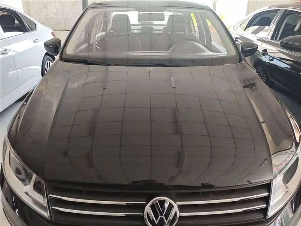 VOLKSWAGEN SANTANA
