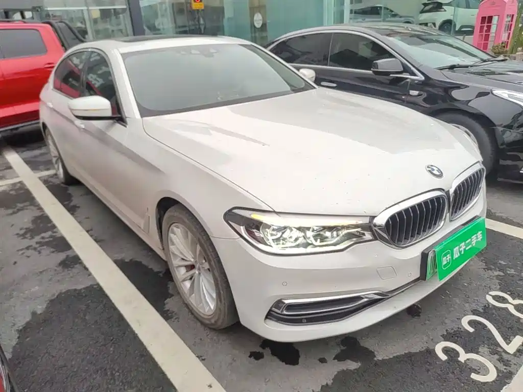 BMW 5 Series New Energy 2019 Facelift 530Le Luxury Package фото 4