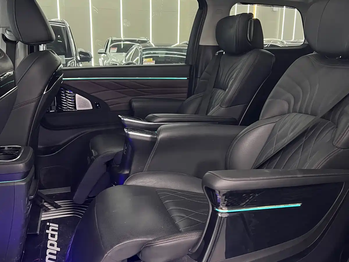 GAC Trumpchi Trumpchi M8 2024 Master Series 400T Ultimate Edition фото 4