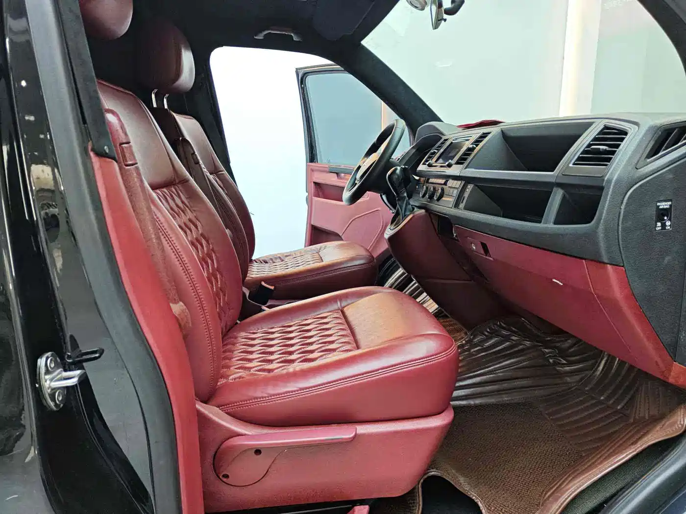 Volkswagen Caravelle 2017 2.0TSI 4WD Comfort 9-Seater фото 12