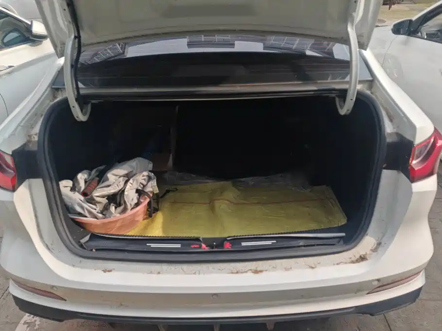 Фото 4 - Roewe i5