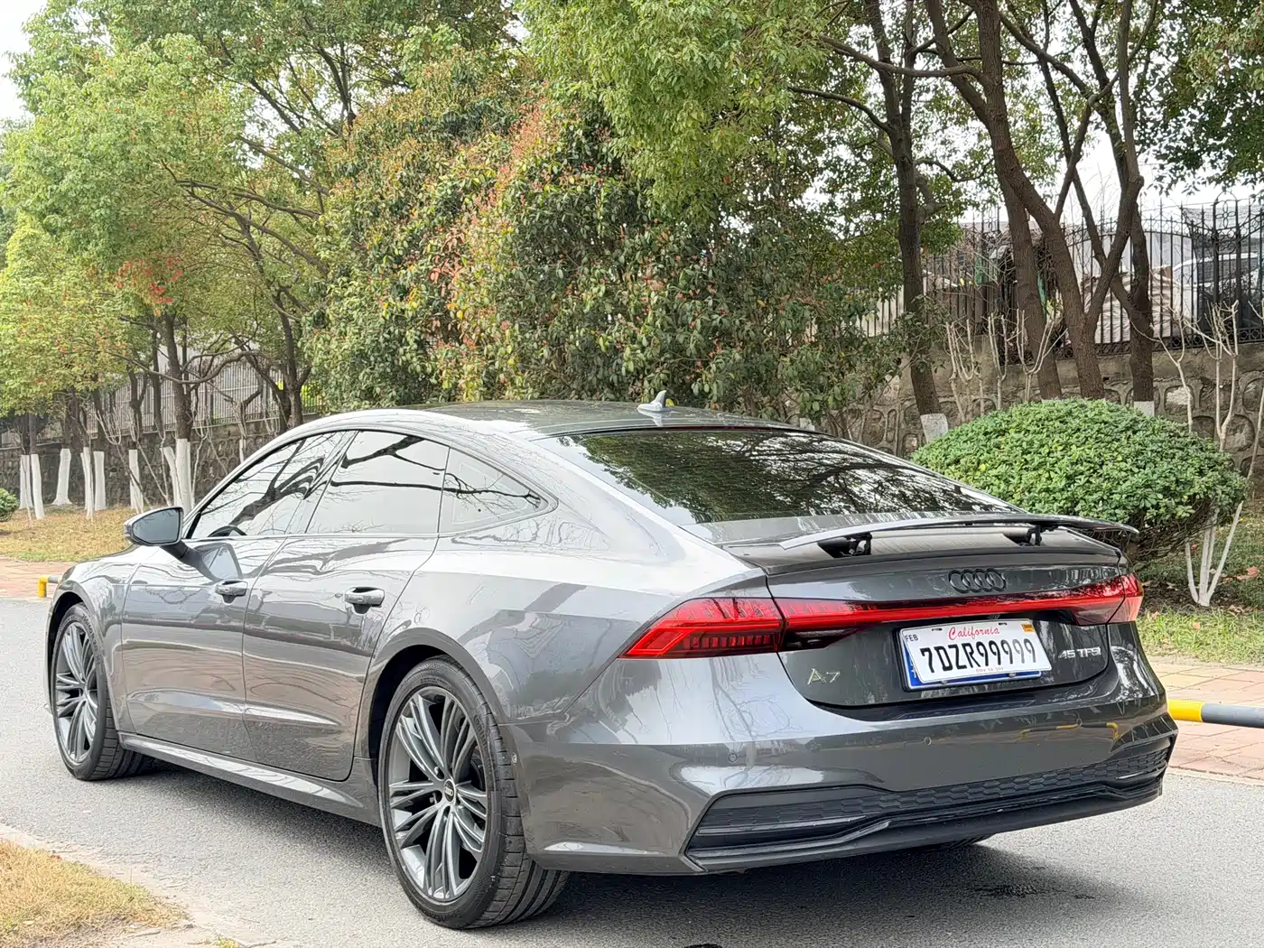 Audi A7 2023 Model 45 TFSI Premium Selection Edition фото 10