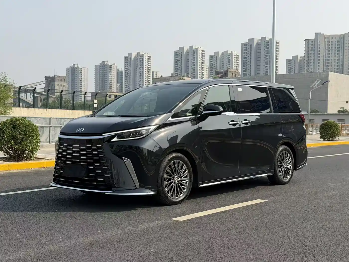 Lexus LM 2023 350h 7-Seater Elegance Edition