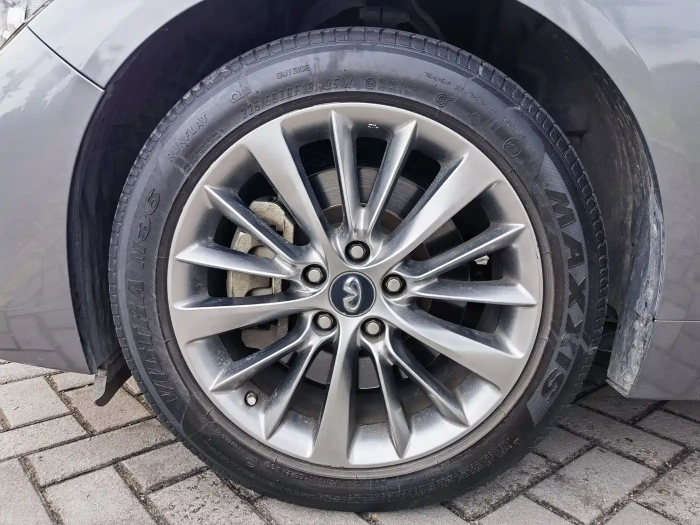 Фото 15 - Infiniti Q50L