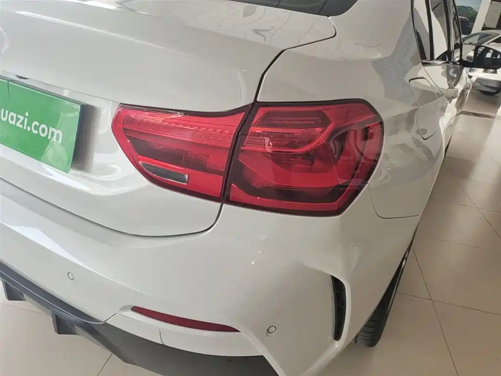 BMW 1 Series 2019 118i M Sport Package фото 8