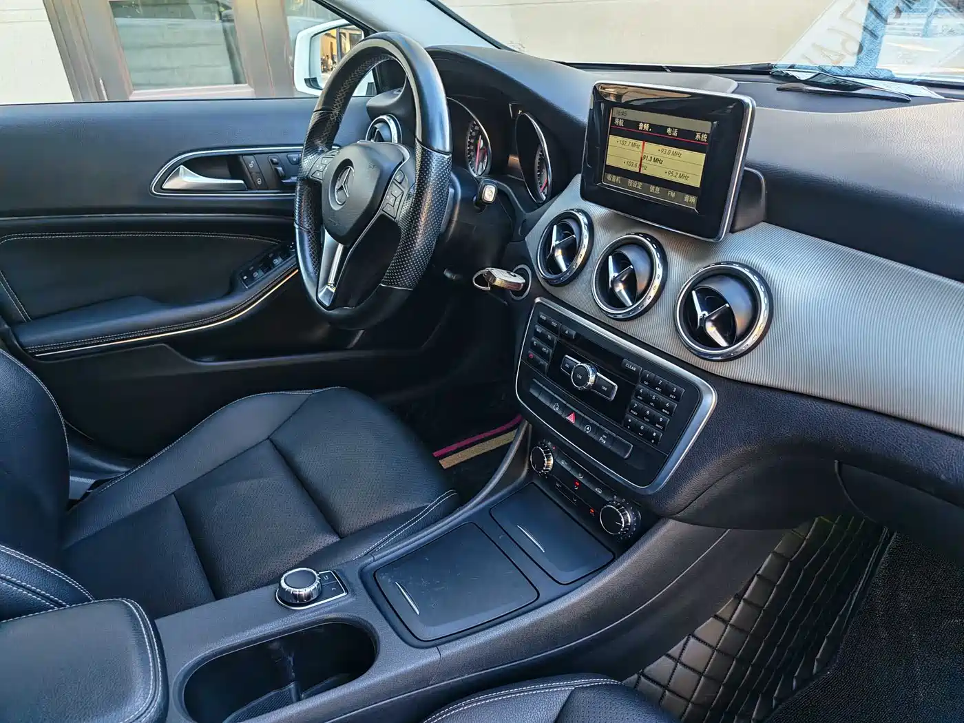 Mercedes-Benz GLA 2015 GLA 200 Dynamic фото 5