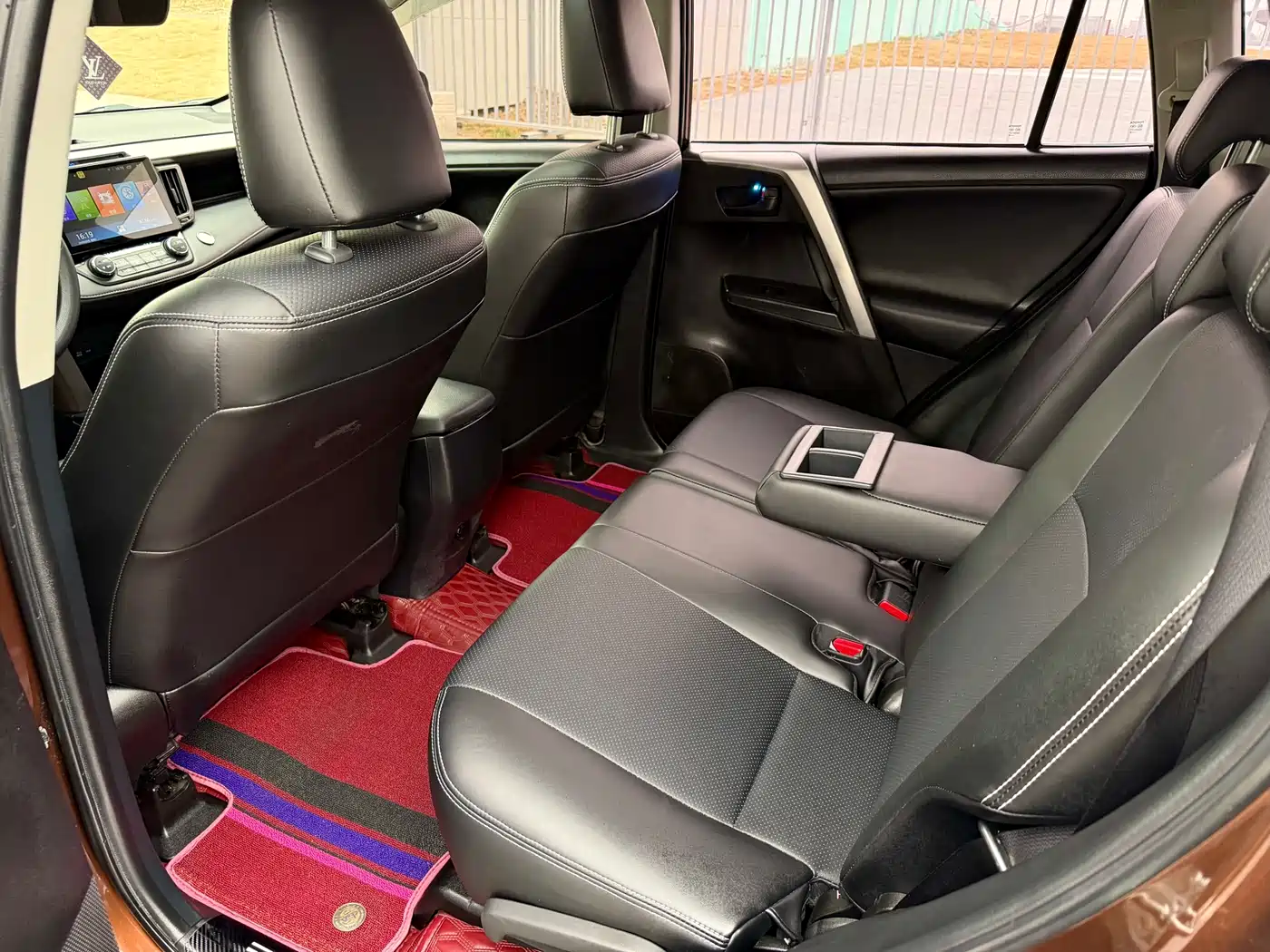 Toyota RAV4 Rongfang 2019 2.0L CVT 2WD Style X Limited Edition China VI фото 8