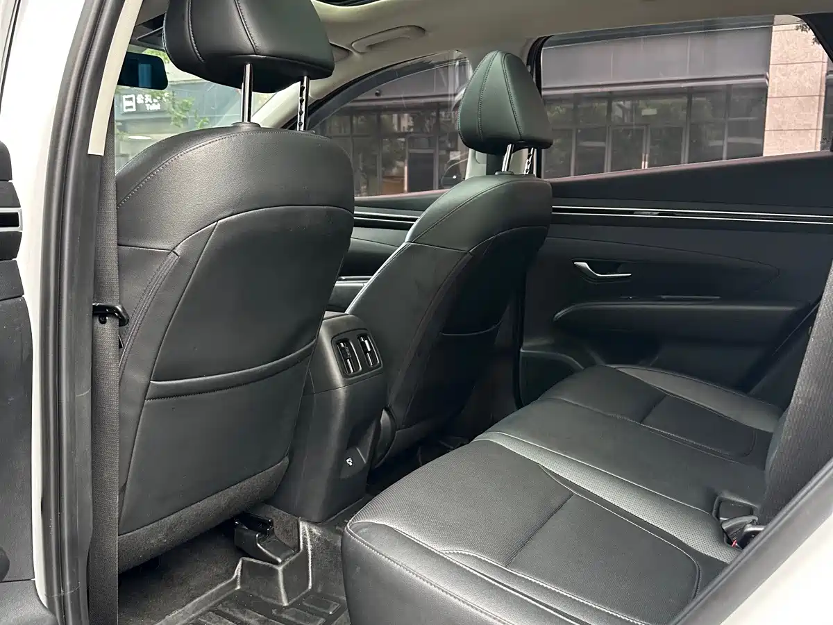Фото 6 - Hyundai Tucson