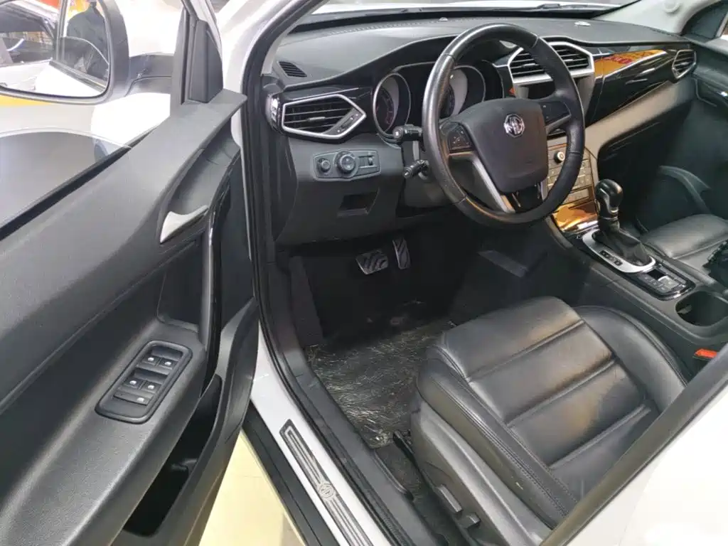 MG Roewe RX5 2015 2015 2.0TGI TST 4WD Flagship Edition