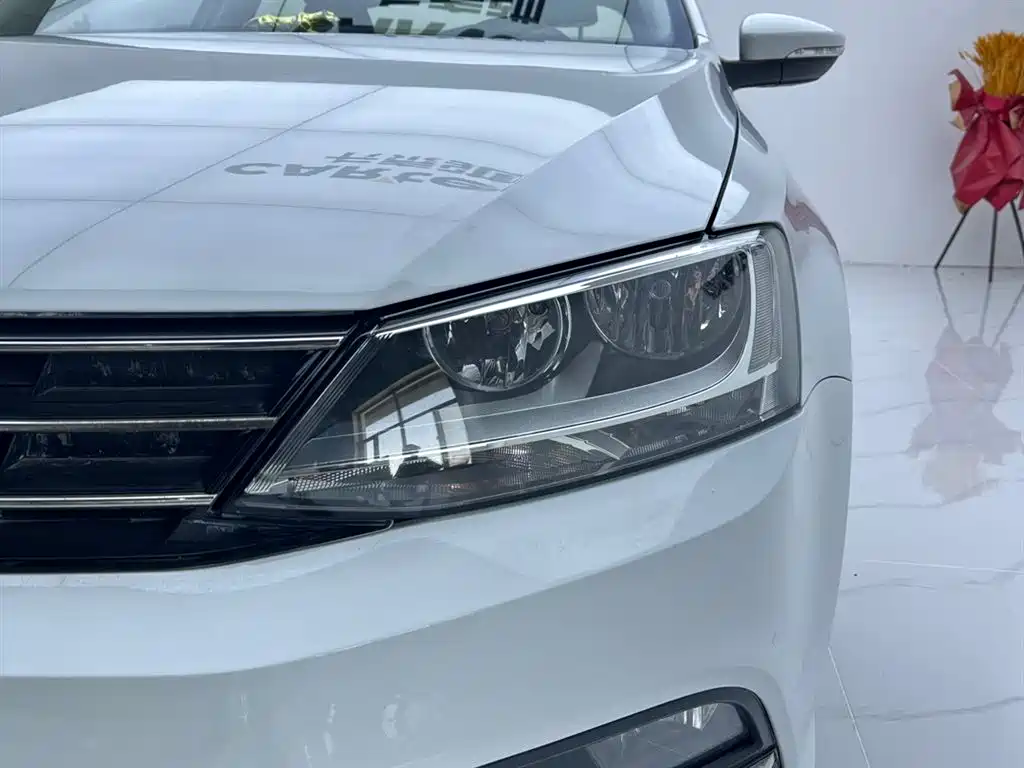 Volkswagen Sagitar 2015 230TSI Automatic Comfort фото 9