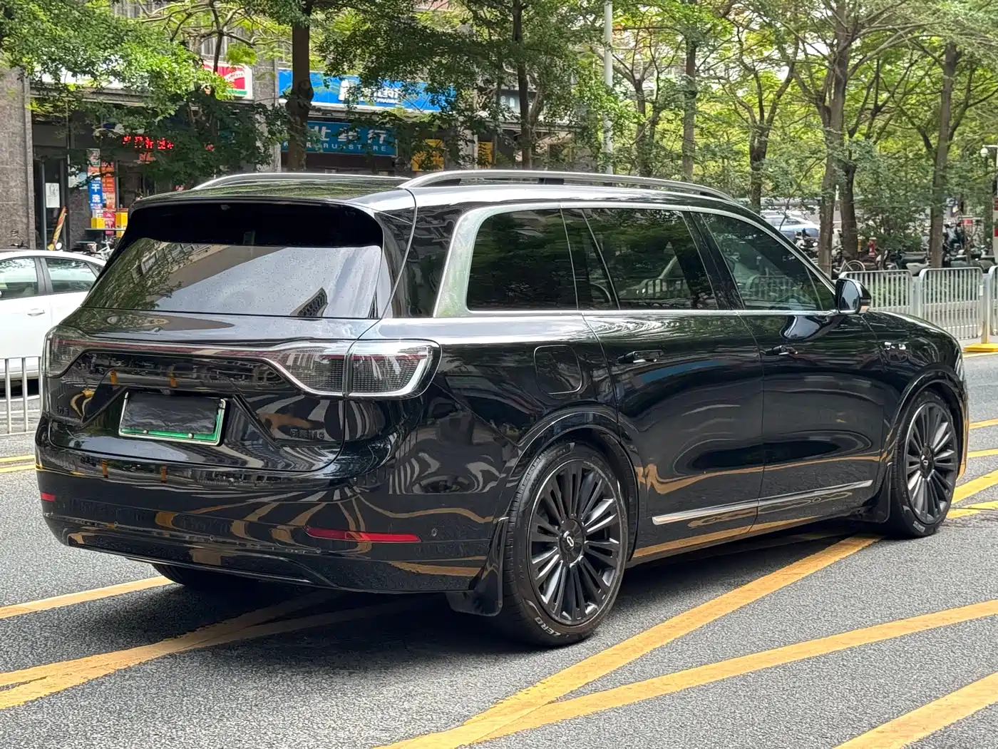 AITO Wenjie AITO M9 2024 Extended Range Ultra 42kWh 6-Seater фото 22