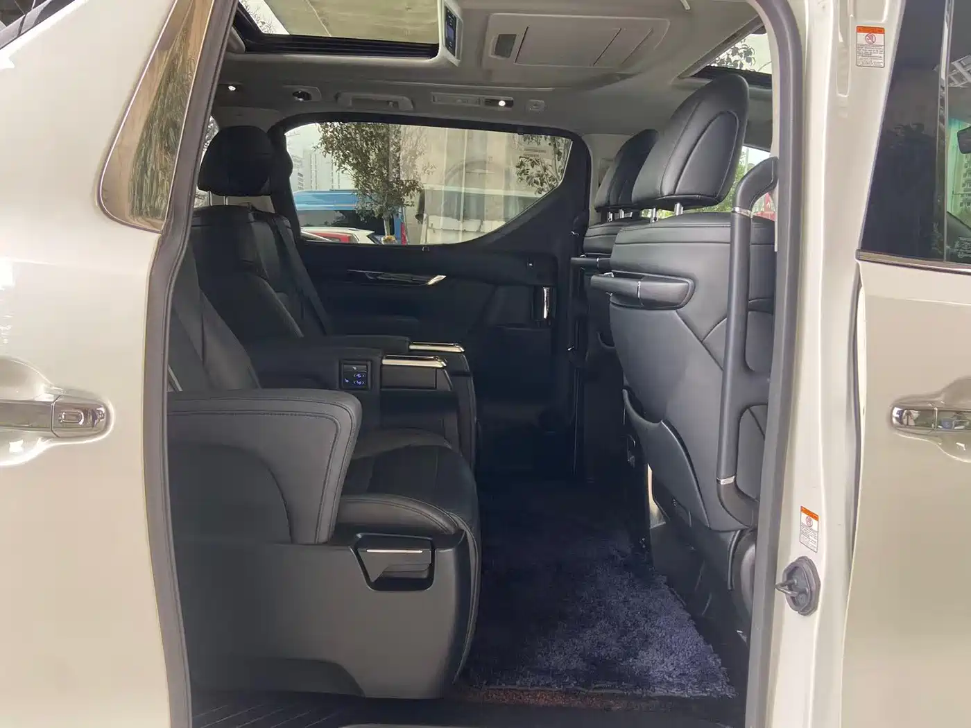 Toyota Vellfire 2021 Crown Hybrid 2.5L HV Luxury Edition фото 13