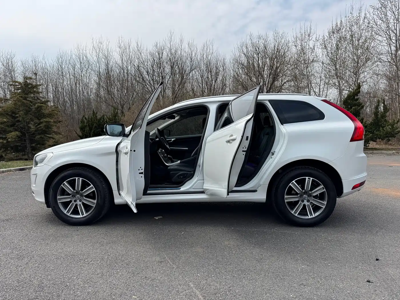 Photo 6 - Volvo XC60