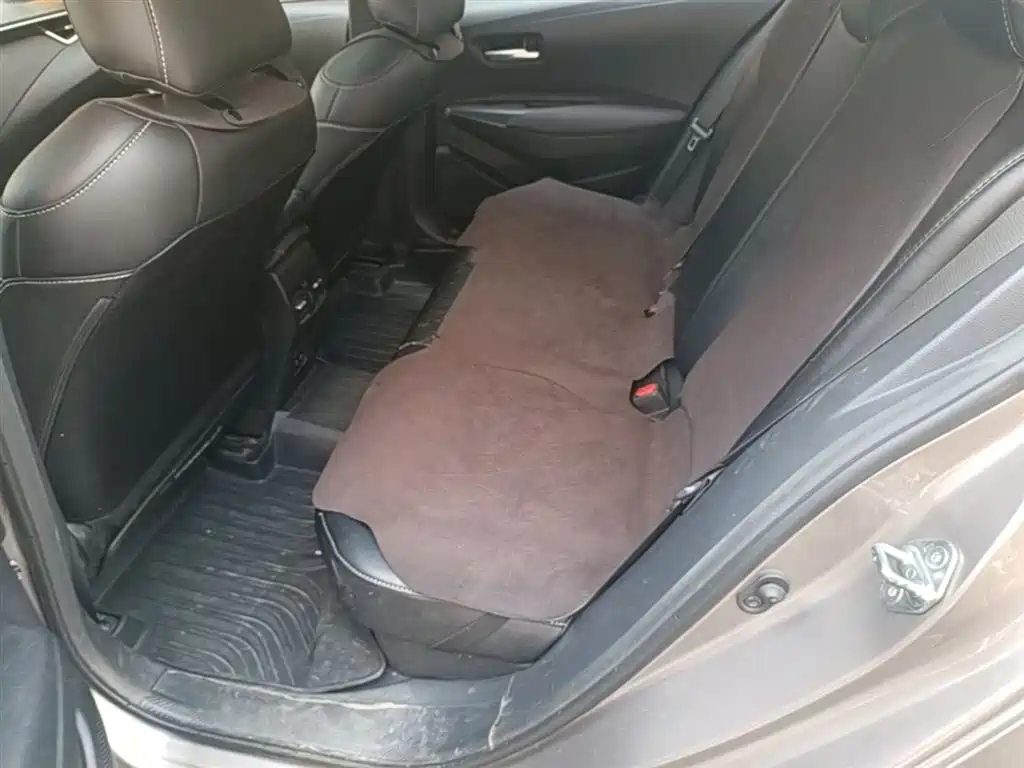 Toyota Corolla 2021 Hybrid 1.8L E-CVT Elite Edition фото 17