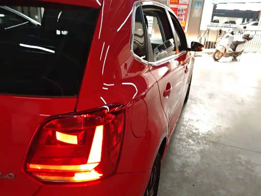 Volkswagen Polo 2016 1.4L Automatic Trend фото 8