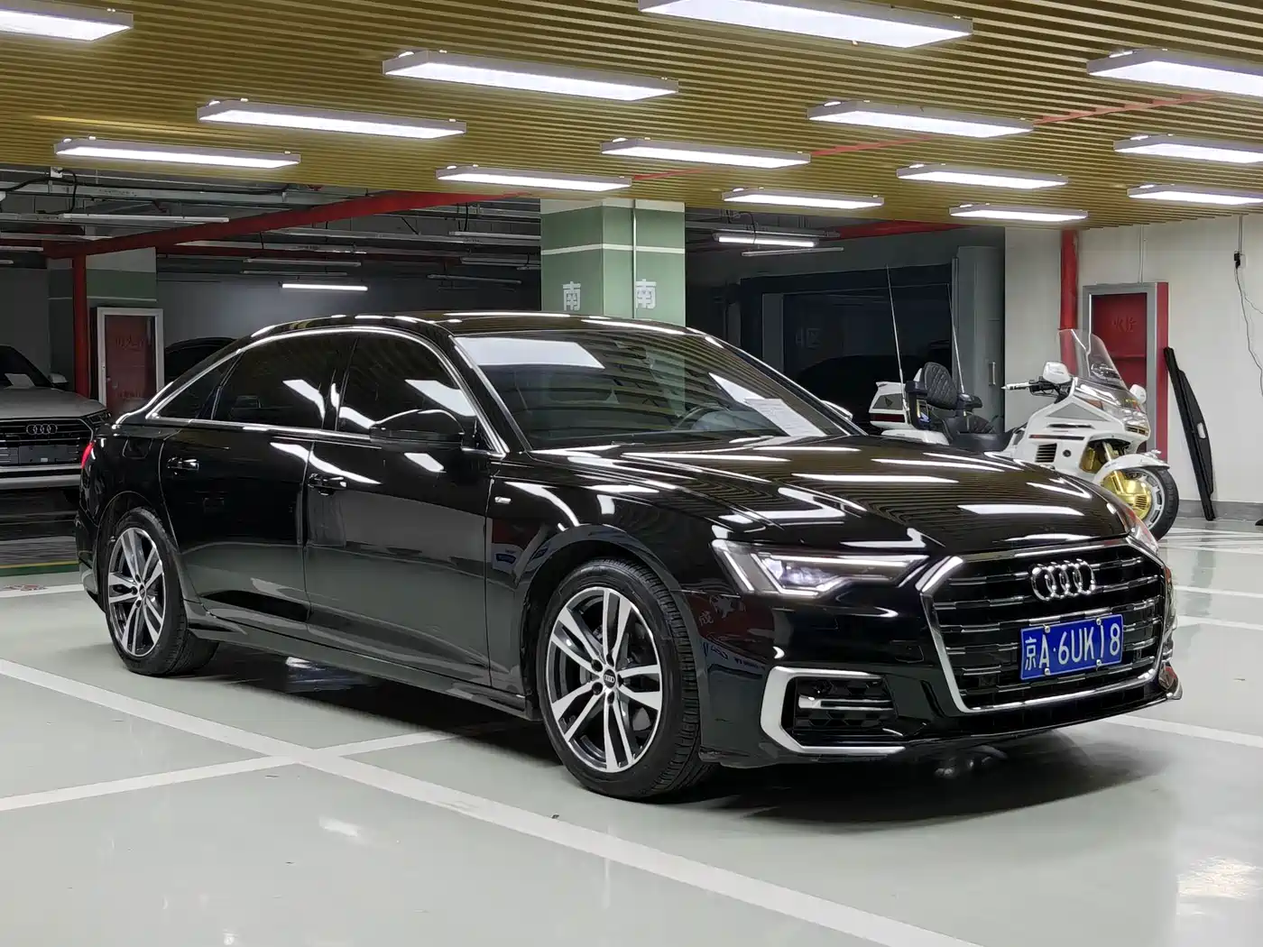 Audi A6L 2023 45 TFSI Premium Selection Elegance фото 3