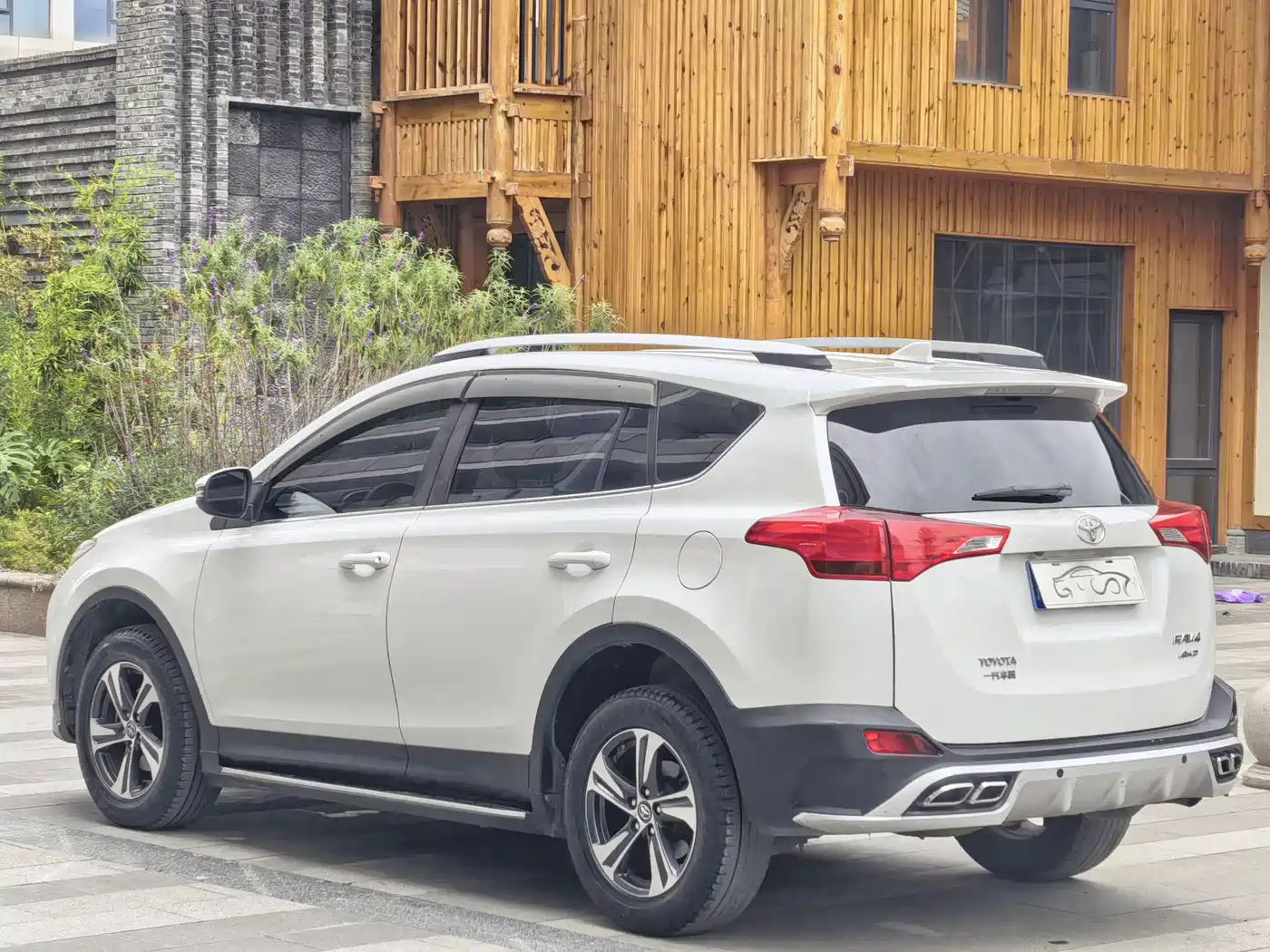 Toyota RAV4 Rongfang 2015 2.0L CVT 2WD Trend Edition фото 4