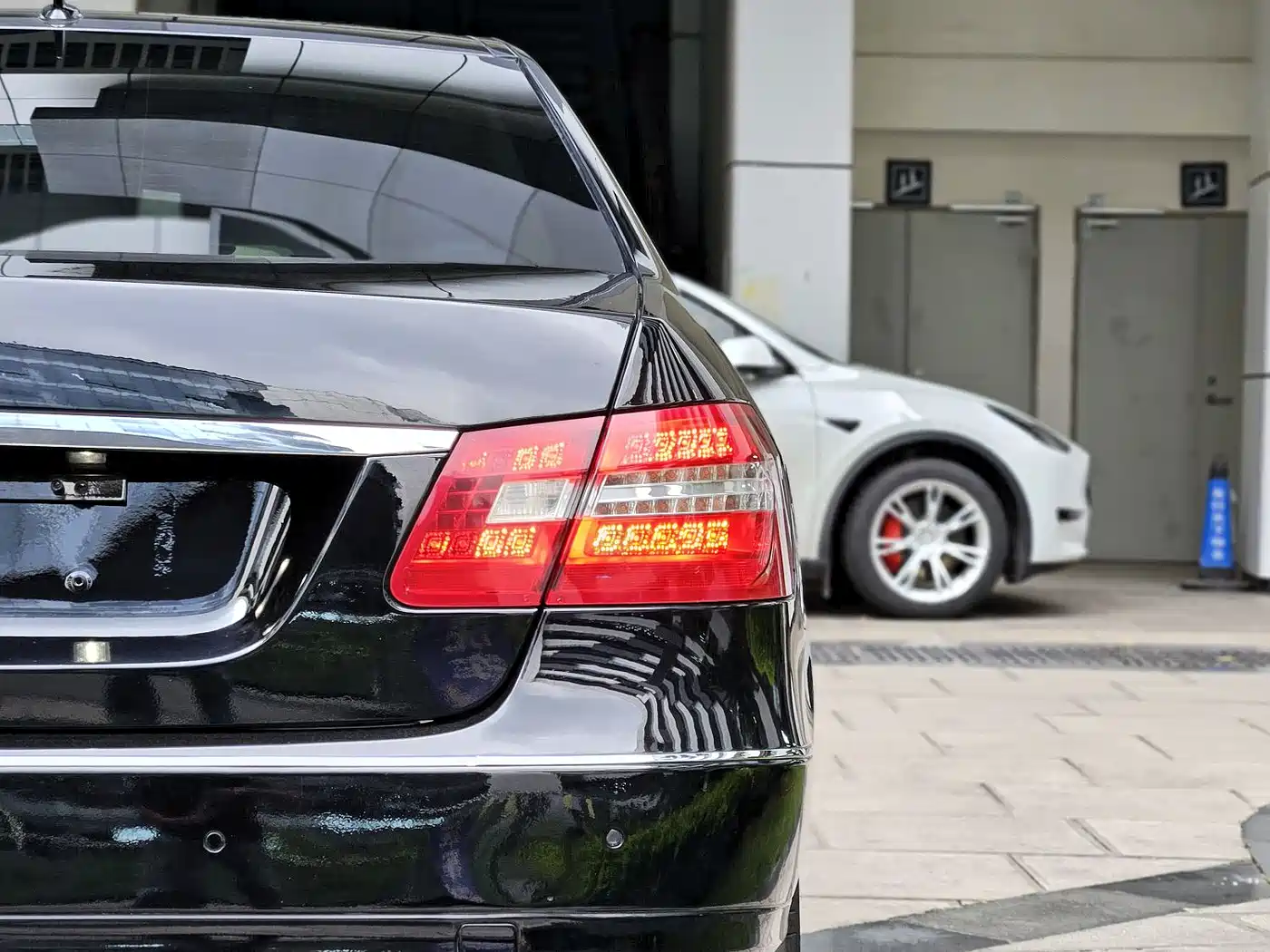 Mercedes-Benz E-Class 2012 E 200 L CGI Elegance фото 23