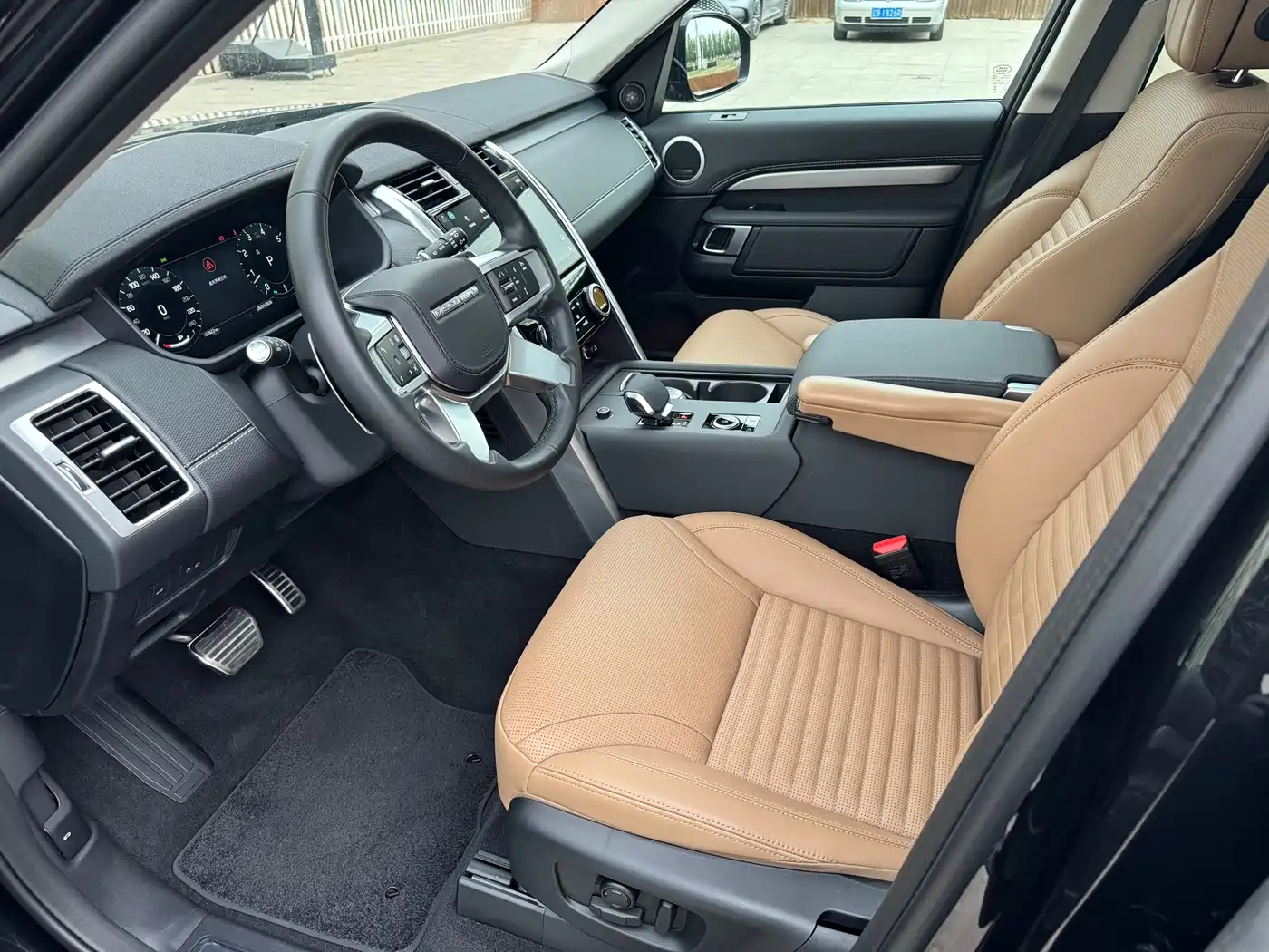 Land Rover Discovery 2024 Model 360PS Dynamic HSE фото 3