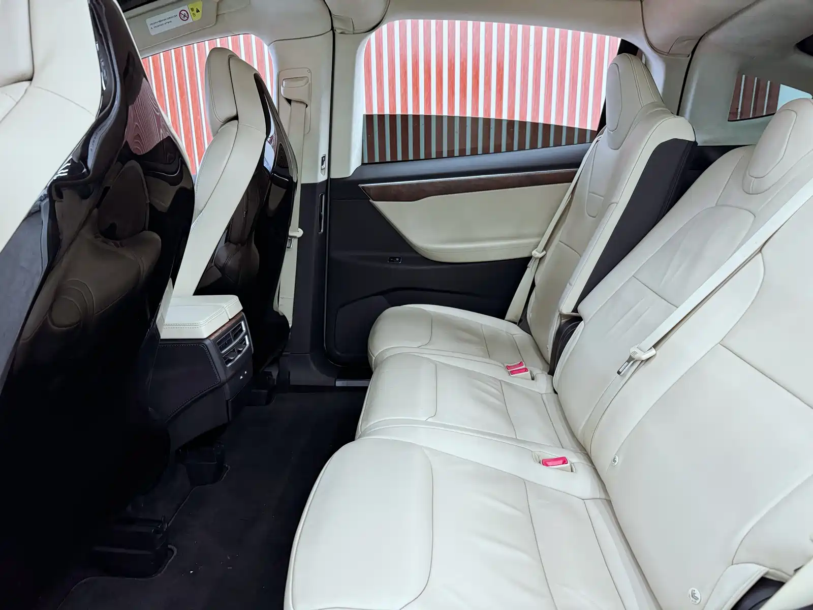 Photo 15 - Tesla Model X