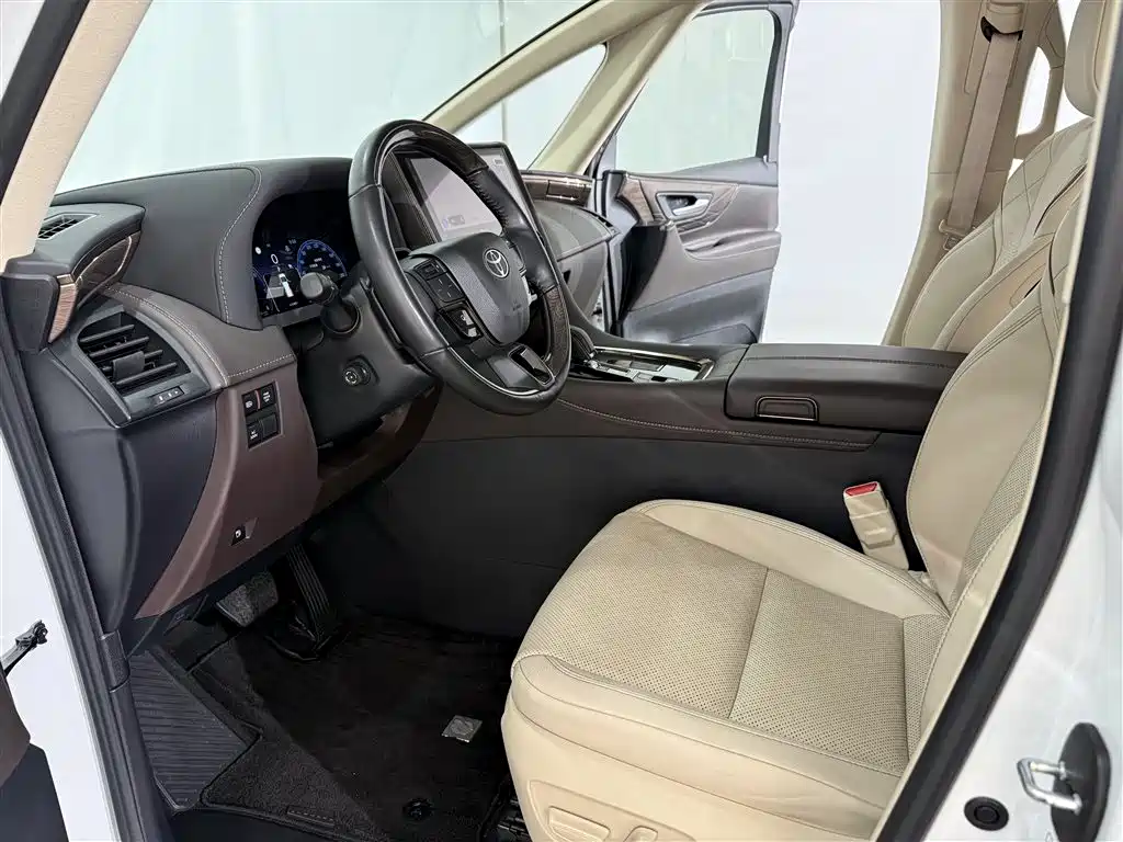 Toyota Alphard 2024 Hybrid 2.5L Ultimate Enjoyment Edition фото 6