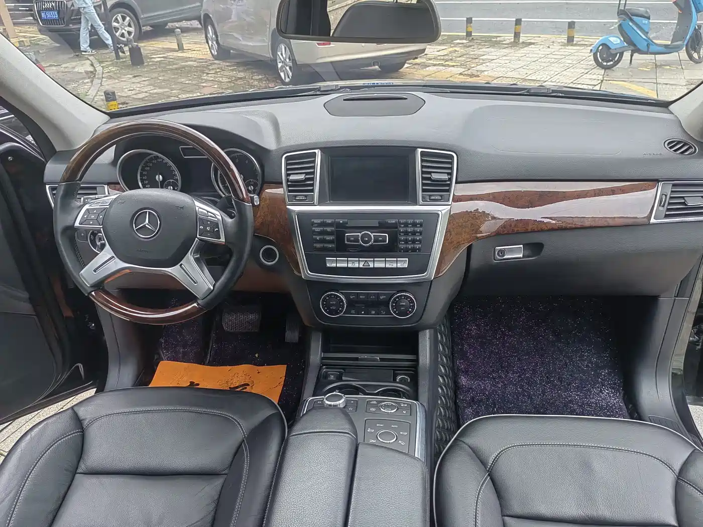 Mercedes-Benz M-Class 2012 Model ML 350 Luxury фото 11