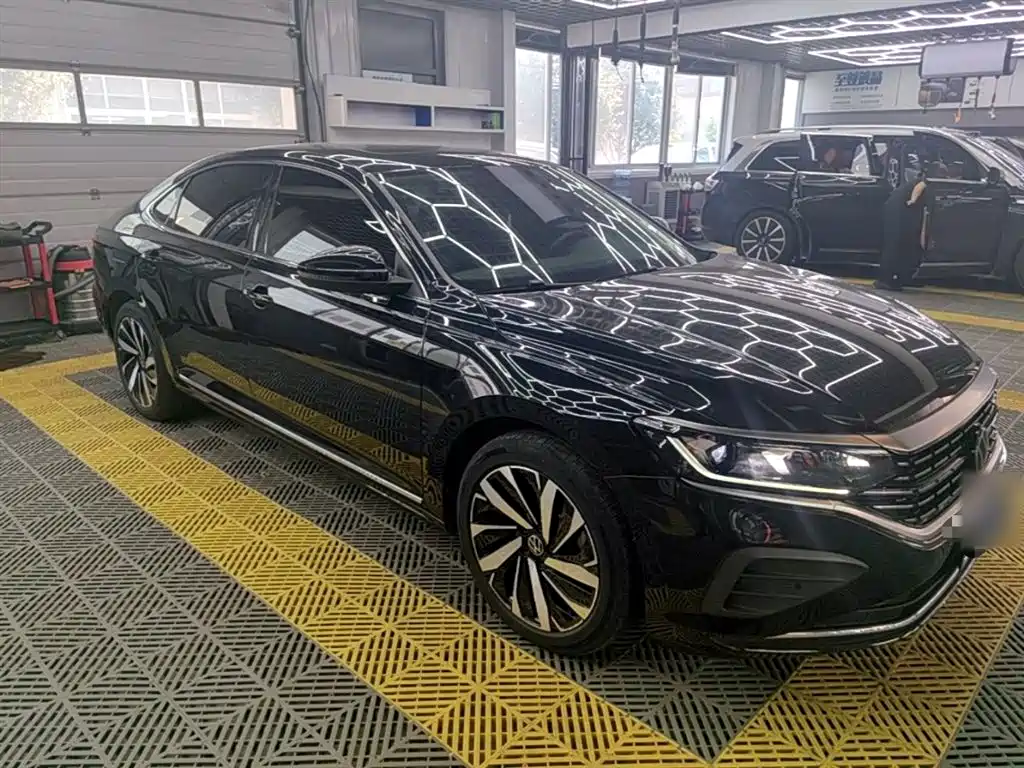 Volkswagen Passat 2024 380TSI Dragon Soaring Edition фото 4